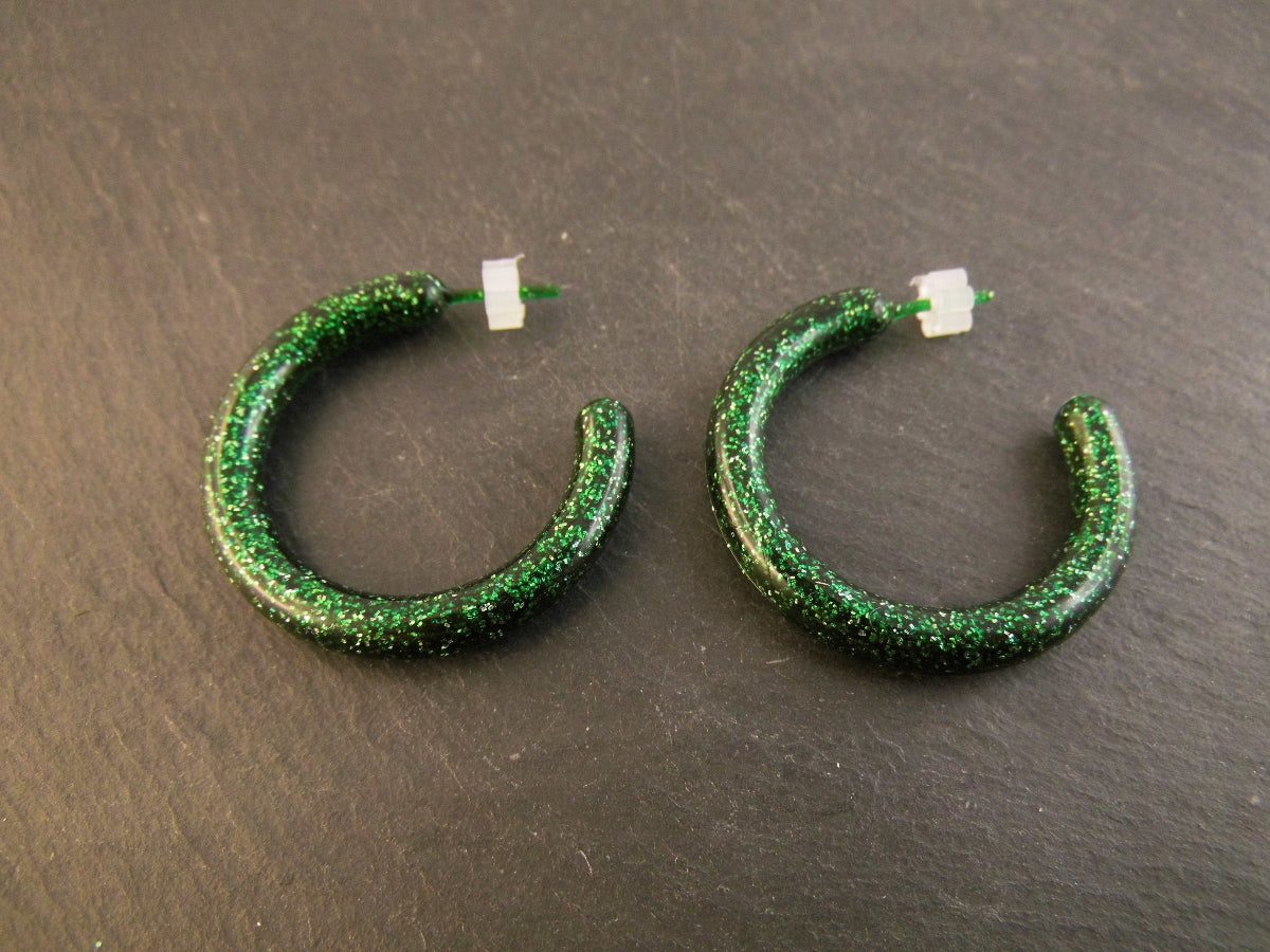 80er Jahre Ohrringe Ohrstecker Creolen Grün Glitter Glitzer Vintage Retro Kunststoff